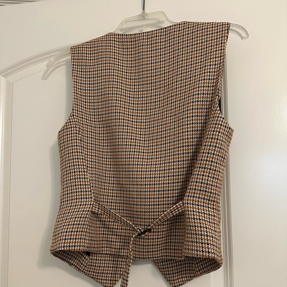 Taylored Asymmetrical Vest - Picture 7 of 8